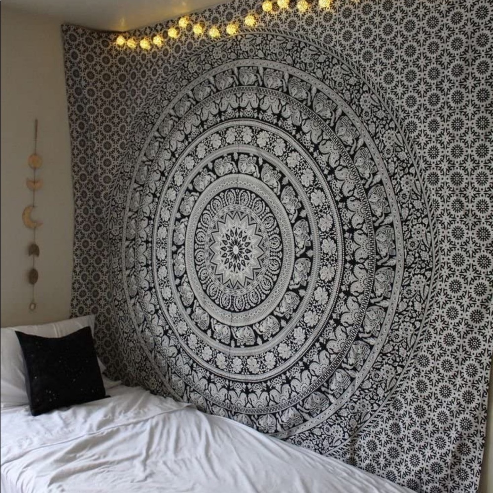 Boho TAPESTRY - Picture 2 of 3